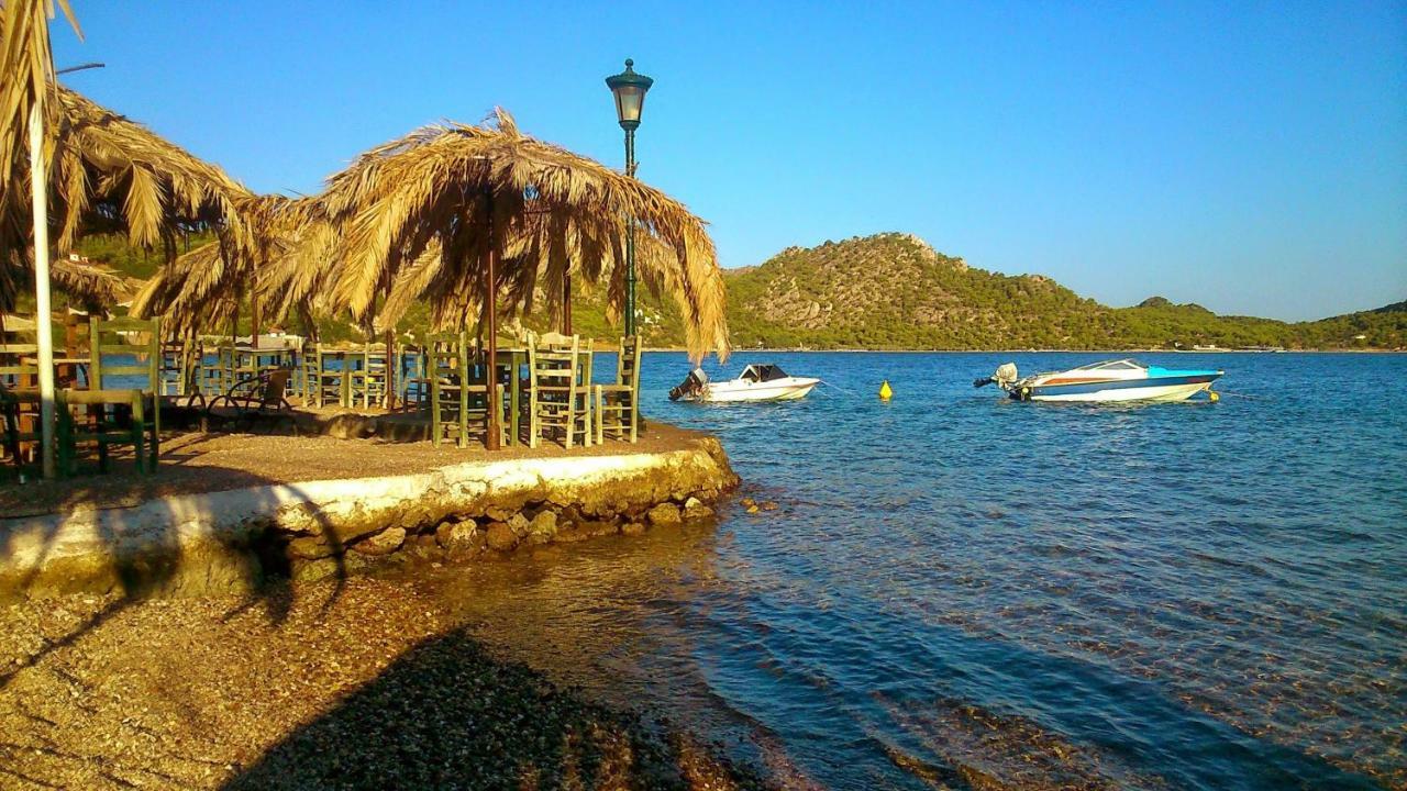 Beautiful House By The Sea,Loutraki Skaloma. Villa Kültér fotó